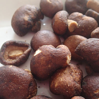 kaufen VF-Trockenfrüchte und Gemüse Chip Best Selling Healthy Vacuum Fried Mushrooms Snack online manufacture