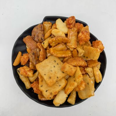 kaufen Puffed Rice Crackers mit salzigem Geschmack, leicht knusprig und familienfreundlich online manufacture