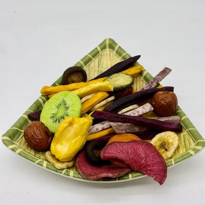 Qualität Obst und Gemüse Snacks Vakuumgefroren Originalgeschmack mit verschiedenen Gemüse und Früchten Okra Karotten Banane Kiwi und Taro Fabrik