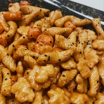 Guter Preis Japanische kundengebundene Reiscrackermeerespflanzenreis-Crackergroßhandelsimbisse Online