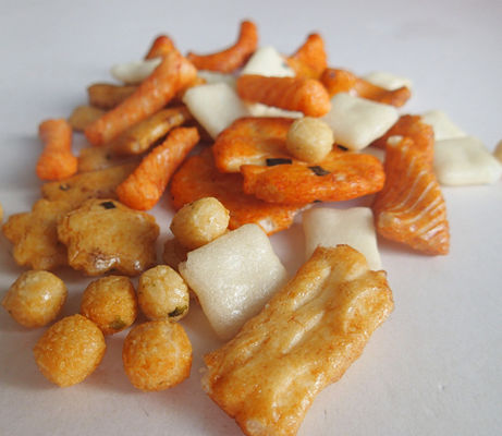 Guter Preis Großhandelskorn-Imbiss-mischen gesunde Reis-Cracker-Nahrung Reis-Cracker-Imbiss Online