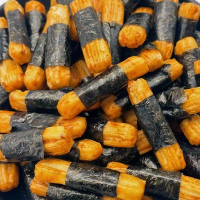 Knusperiger Reis-Cracker stieß Nahrungsmitteljapanische Meerespflanzen-Reis-Überrollbügel-Imbisse luft