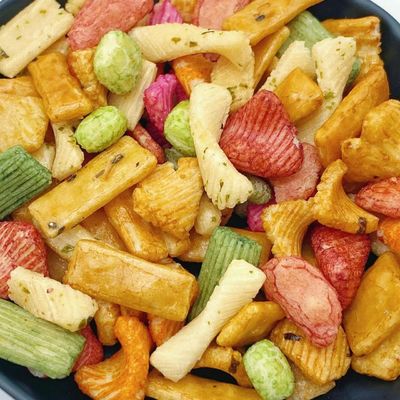 Herrliche, halbweiche japanische Reiskrackersnacks: Unwiderstehlicher Geschmack und Textur!