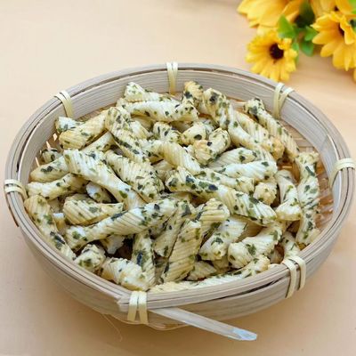 Japanische Thailand-Grün-Meerespflanzen-Reis-Cracker-Imbisse winden sich geformt