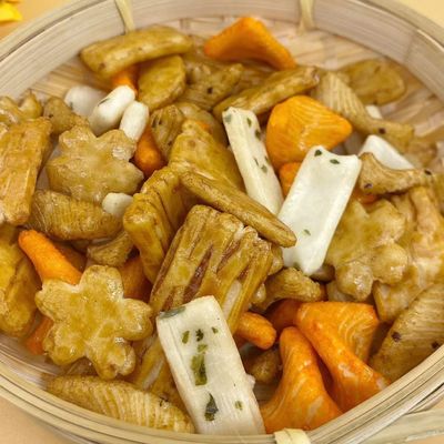 Mehrfachverbindungsstelle formt Reis-Cracker-Meerespflanzen-japanischen Mischungs-Reis-Cracker