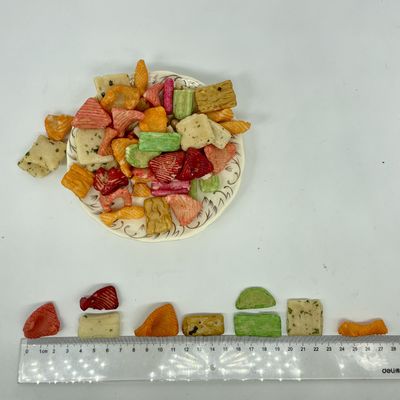 Guter Preis Knusprig gebackene klebrige Reiskracker mit Tapioka-Stärke Vielfache Formen 7,5 kg Massenverpackung Online