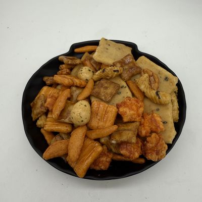 Knussige koreanische Reiskrackereien Salzig und köstlich