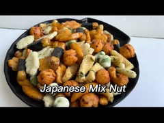 Soem-Imbiss-japanische Art-Mischreis-Cracker mit Meerespflanzen-Rollengesalzenen Erbsen